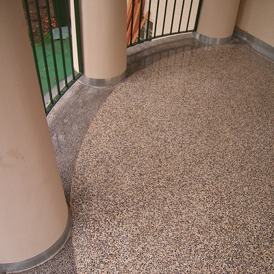 heller Terrazzo im Aussenbereich